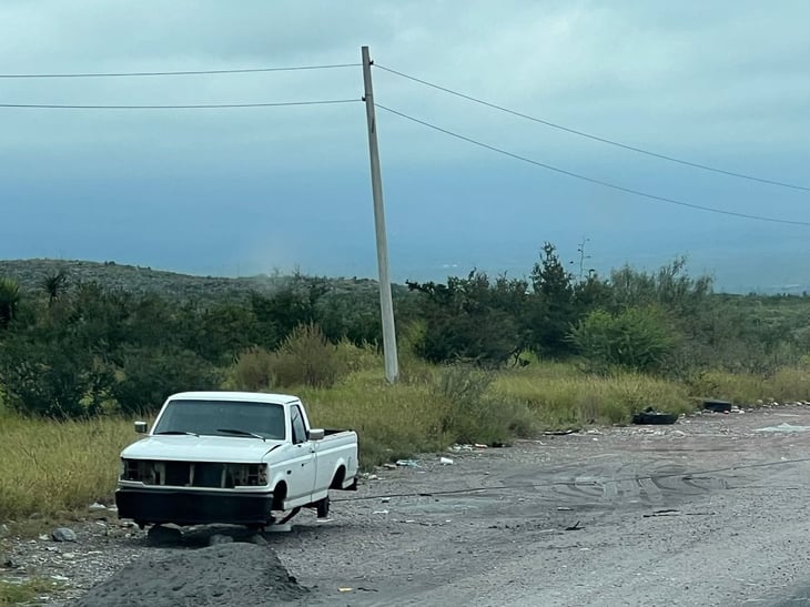 PCC halla camioneta desmantelada en la carretera Monclova-Saltillo