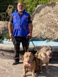 Bendición de las mascotas en la parroquia San Francisco de Asís por el santo día del patrono.