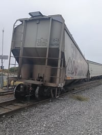 Descarrilan tres tolvas cargadas de maíz en el Ejido Río Escondido; sin derrame ni lesionados