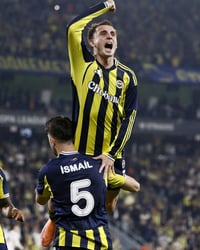Fenerbahce vence 1-0 al Stuttgart con Álvarez titular