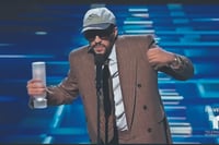 Bad Bunny se roba la noche y manda poderoso mensaje en los Billboard