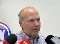 Theo Kalionchiz aclara su postura tras conflicto con Ricardo Mejía Berdeja