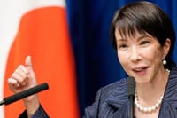 Nueva primera ministra japonesa conversa con Donald Trump