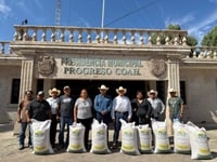 Progreso entrega semilla a campesinos para fortalecer producción agrícola local
