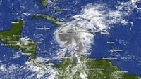 Huracán "Melissa" se acerca a Jamaica, más amenazador