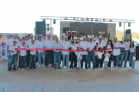 Múzquiz celebra décimo aniversario de Chevroleteros con autos clásicos históricos