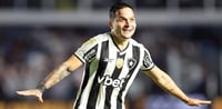 Correa marcó un doblete en el empate de Botafogo ante Santos en el Brasileirao