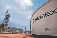 Pemex con menos números rojos: La estrategia para reducir la deuda en 10%