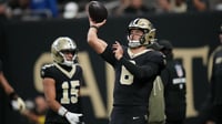 Tyler Shough, nuevo QB titular de los Saints para enfrentar a Rams