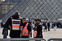 Sospechosos del robo al Museo del Louvre reconocen participación parcial