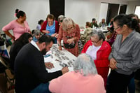 Apoyo visual para adultos mayores mejora su calidad de vida en Nava