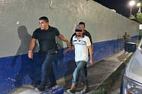Ebrios arman la fiesta en plena calle y acaban tras las rejas en Monclova