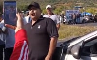 Cantante Chuy Lizárraga se une a manifestantes en Michoacán