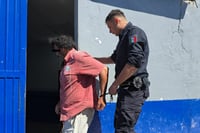 Detienen a hombre por alterar el orden frente a secundaria en Monclova