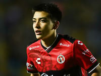 Mora de Xolos operado de fractura en la mano