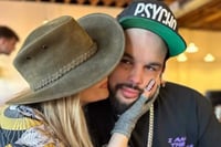 Emiliano Aguilar cumple 33 años y recibe amor incondicional de su madre