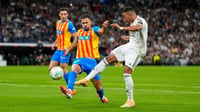 Mbappé ‘estrena’ su Bota de Oro con doblete y guía la victoria madridista