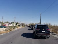 Larga fila se forma hacia el panteón Sagrado Corazón