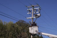 Alcalde de San Juan de Sabinas impulsa modernización del alumbrado público en Nueva Rosita