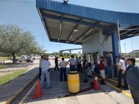 Extrabajadores de AHMSA exigen claridad sobre el seguro por créditos pendientes al Infonavit; temen perder viviendas