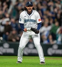 Mariners aseguran a Andrés Muñoz para 2026 con opción de contrato