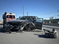 Fuerte accidente provoca caos vial en el bulevar Harold R. Pape de Monclova