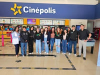 Alumnos de la UTRC visitan Cinépolis Múzquiz para fortalecer su formación profesional