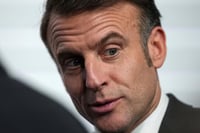 Emmanuel Macron llega a México para reunirse con Claudia Sheinbaum