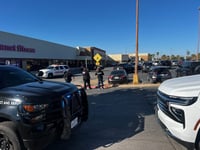 Agresión entre dos personas provoca pánico en el Mall de las Águilas; ambos resultan heridos