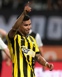 Gol de Orbelín Pineda da triunfo al AEK Atenas en Grecia