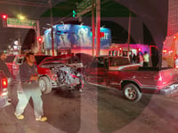 Tres heridos y daños totales deja choque en Carranza y Román Cepeda