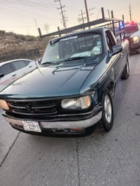 Choque por alcance complica el tráfico matutino en el bulevar Harold R. Pape de Monclova