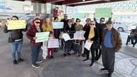Pacientes del IMSS se manifiestan por daño visual tras cirugías en la clínica 7