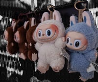 Labubu se agota en transmisión de AliExpress en Londres