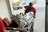 Mujer sufre quemaduras tras flamazo en su vivienda en Monclova