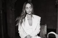 Camila Sodi publica libro sobre el duelo tras la muerte de su madre