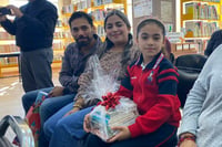 Andrea, la niña que conquistó 51 libros y una corona lectora