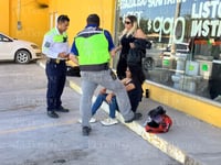 Choque entre dos motocicletas deja a un joven lesionado en Monclova