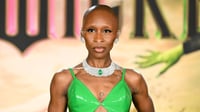 Fan se abalanza sobre Ariana Grande y Cynthia Erivo la protege