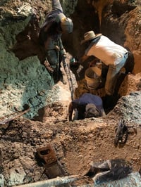 Cuadrillas trabajan contra reloj para reparar fuga en Bosque de Río Escondido en Nava