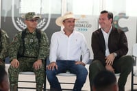 Manolo entrega arco de seguridad y cuartel fronterizo 