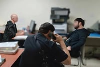 Tras cantar corrido, Luis R. Conríquez acude a Fiscalía de Jalisco