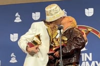 Ca7riel & Paco Amoroso ganan 5 Latin Grammys en Las Vegas