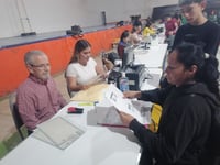 Entre 10 a 15 personas preguntan a diario por la CURP biométrica