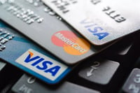 Nuevas reglas para tarjetas: prohíben cobros no autorizados