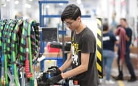 Aumento salarial preocupa a empresas, pero beneficia familias