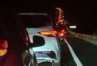 Largas filas en carretera Monclova–Saltillo revelan dinámica laboral y educativa entre ambas ciudades