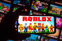 Roblox refuerza seguridad y reorganiza chats para usuarios más jóvenes