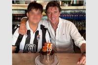 Paulina Rubio, ausente en los 15 años de su hijo