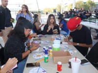 Alumnos del Tec pintan contra la violencia de género